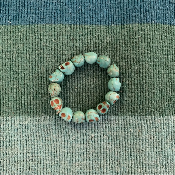 Brandy Melville blue skull bracelet - Picture 2 of 2